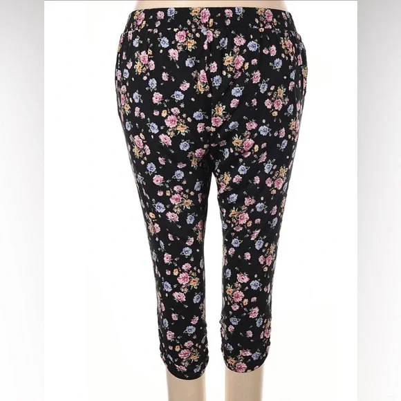 EUC Torrid Cropped Floral Challis Drawstring Joggers in Black Plus Size 3X - Picture 4 of 7